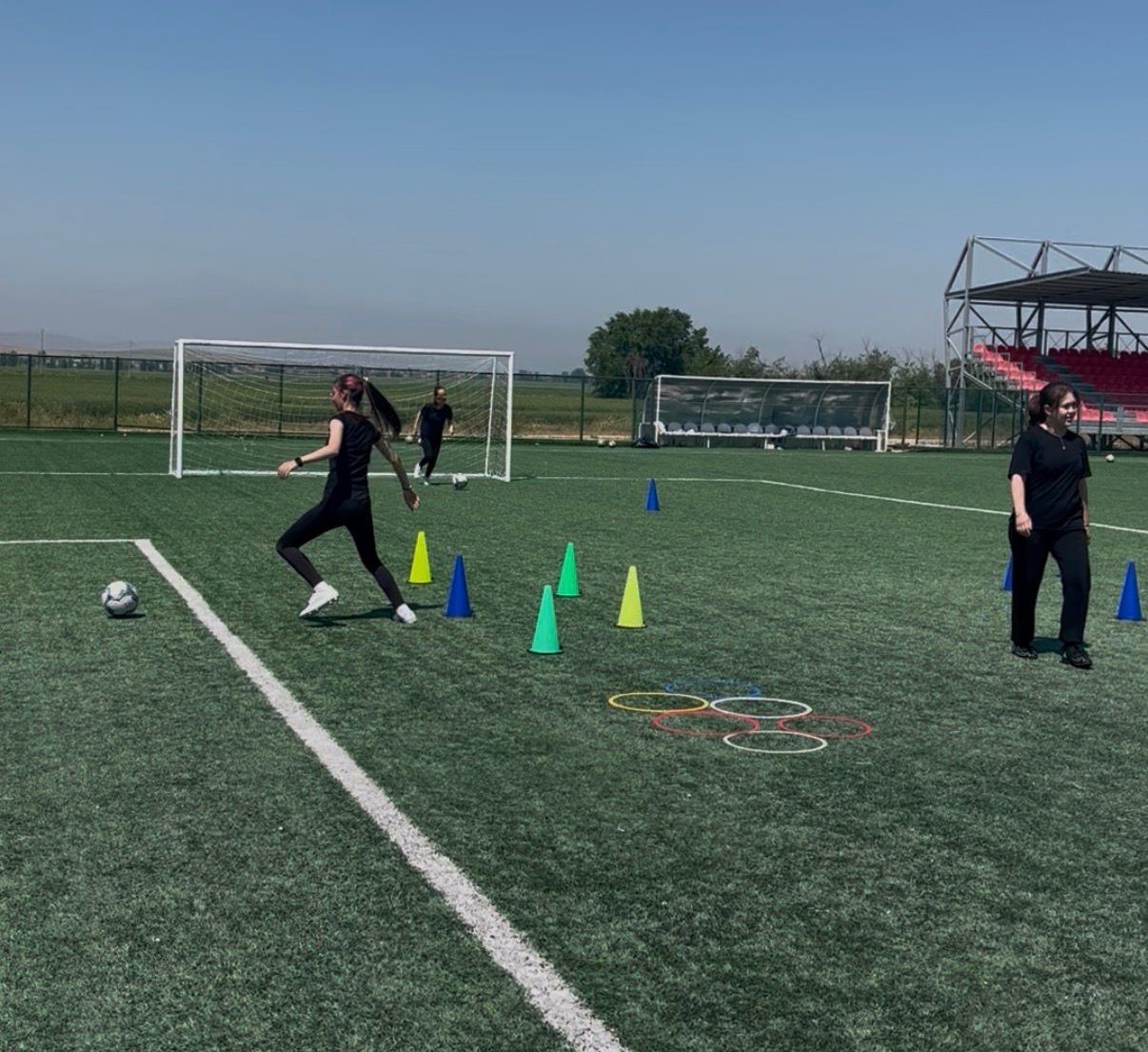 beylikova-genclik-ve-spor-ilce-mudurlugu-tarafindan-ucretsiz-kiz-futbol-kursu-acildi