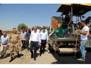 Köylerde Sıcak Asfalt Çalışması