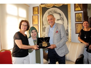 Bedia Akartürk’ün ’Yaşam Boyu Başarı Ödülü’ Kendi Müzesinde