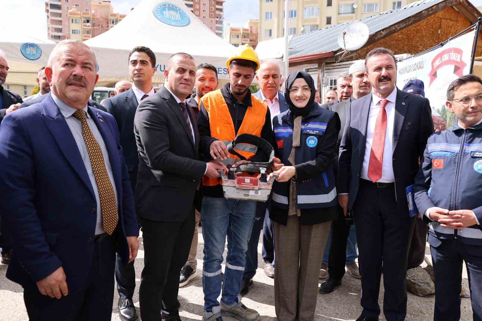 akyurt-ta-hanimlar-lokali-taziye-evi-ve-gunduz-bakimevinin-temelleri-atildi