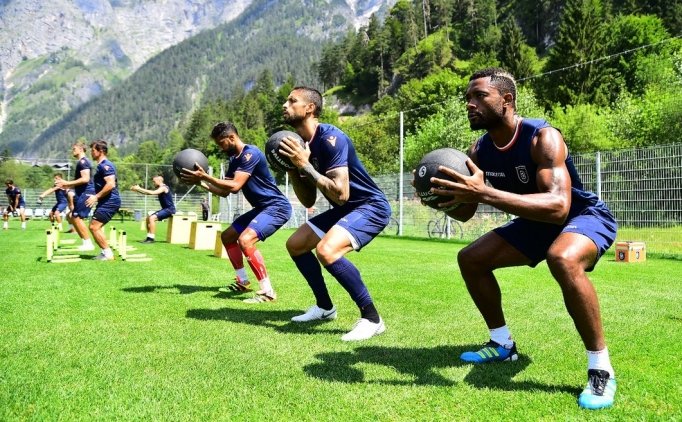 Başakşehir Gelecek Sezona Hazırlanıyor