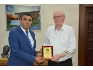 Başkan Kurt, Türkiye Gaziler Şehit Dul Ve Yetimleri Derneğini Makamında Ağırladı