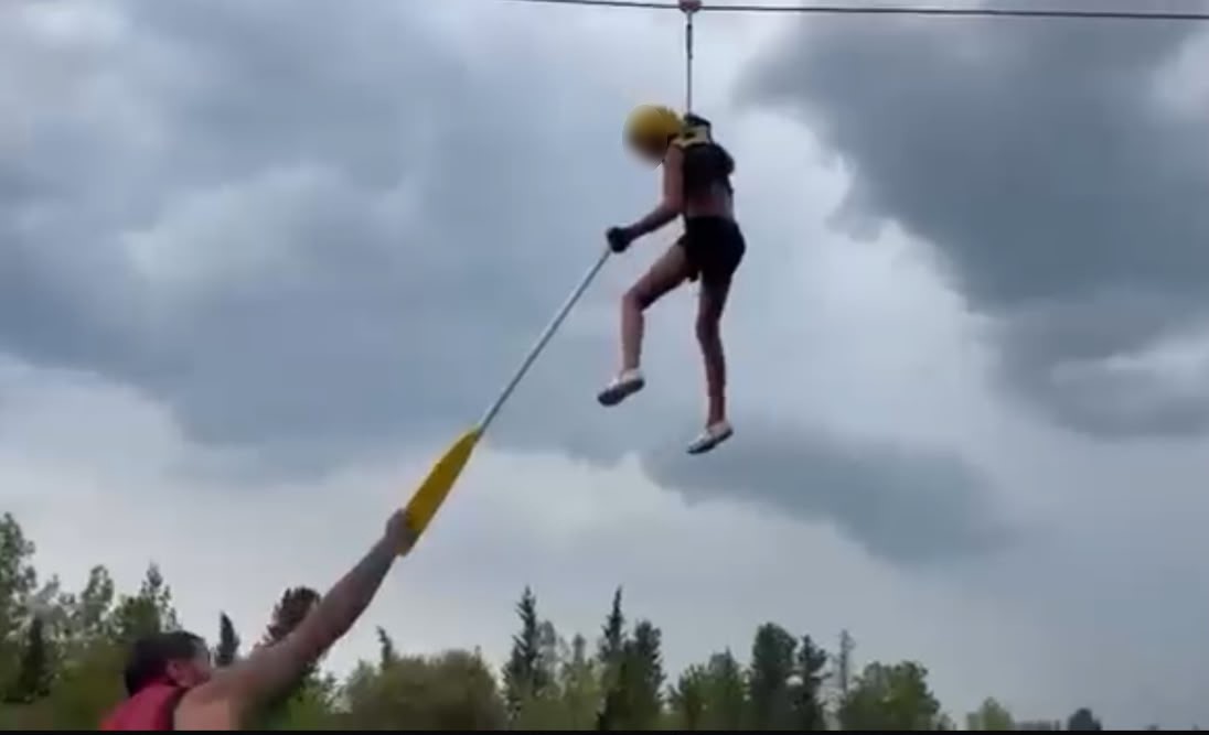 kanyonda-ziplinede-asili-kalan-turist-cocugu-rafting-rehberi-kurtardi