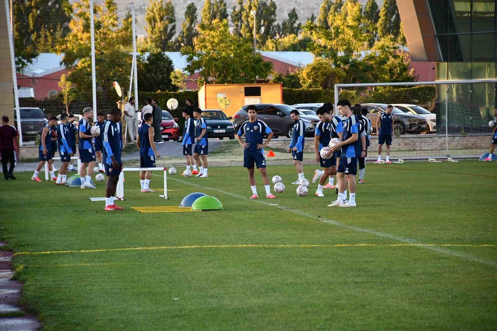 kayserispor-istanbulspor-maci-hazirliklarina-basladi