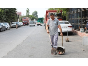 Belediye Temizlik İşçisinden Örnek Davranış