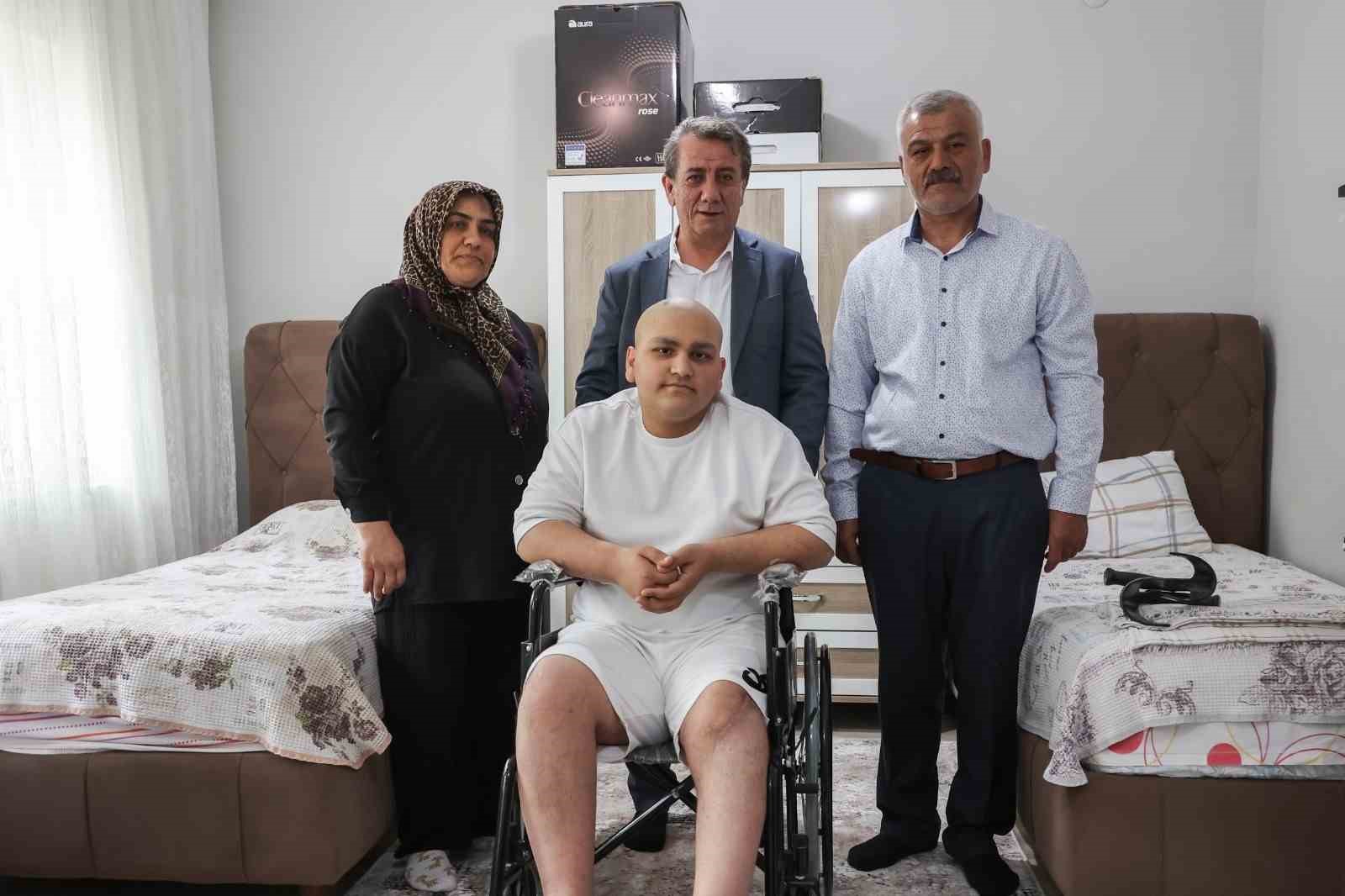 baskan-yetiskin-den-muhammet-e-dogum-gunu-hediyesi