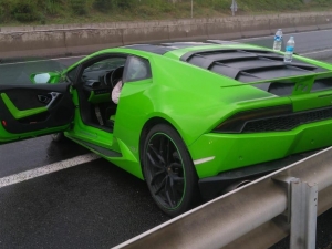 Milli Futbolcu Serdar Gürler Kaza Yaptı