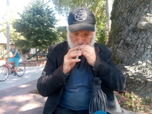 82 Yaşındaki Nuri Amca’nın Müzik Tutkusu