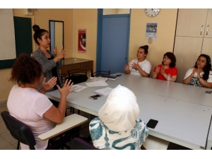 Yaşayarak Öğrendiği İşaret Dili Hayatını Değiştirdi