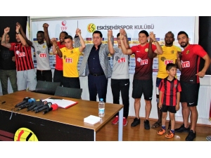 Eskişehirspor’dan İmza Şov