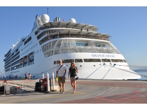 Turist Gemilerinin Gözdesi Kuşadası