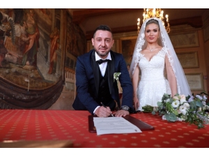 Milli Futbolcu Roma’da Dünya Evine Girdi