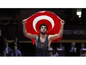 Kayseri Şekersporlu Milli Güreşçi Ekrem Cengiz Dünya Şampiyonasına Adım Adım İlerliyor