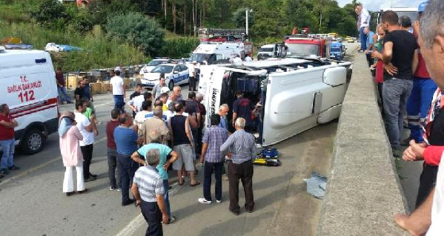 Trabzon'da Feci Kaza! Midibüs, Halattan Kopan Direğe Çarptı: 2 Ölü, 12 Yaralı