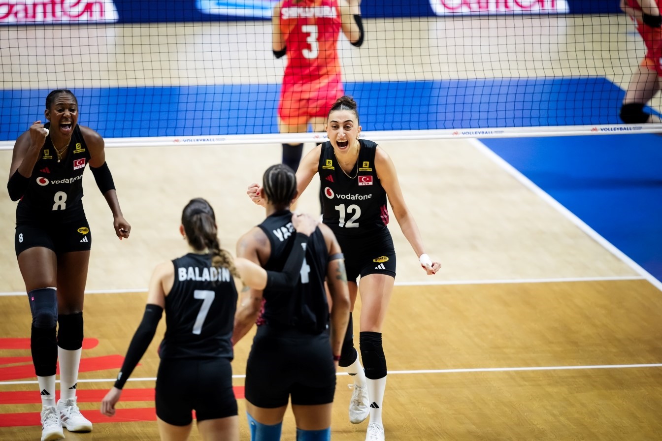 a-milli-kadin-voleybol-takimi-ust-uste-8-kez-milletler-ligi-finallerinde