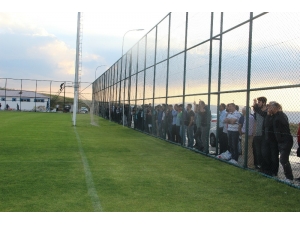 B.b. Erzurumspor’un Antrenmanına Yoğun İlgi