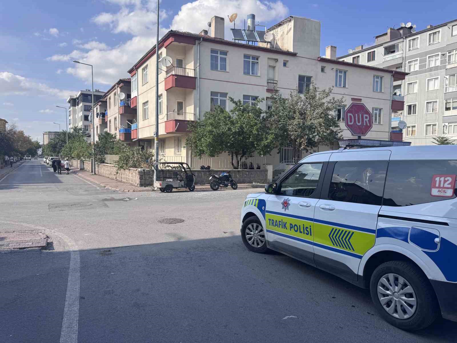 motosiklet-ile-mobilet-carpisti-7-yarali