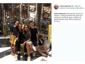 Robin Van Persie’den İstanbul Paylaşımı