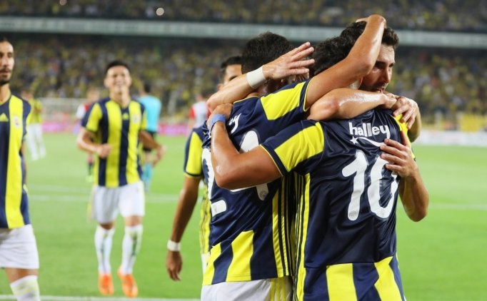 Fenerbahçe, Feyenoord Karşısında 3 Farkı Koruyamadı