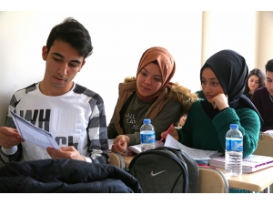 Aziz Nesin Bilgi Ve Eğitim Merkezi Gençlerin Umudu Oldu