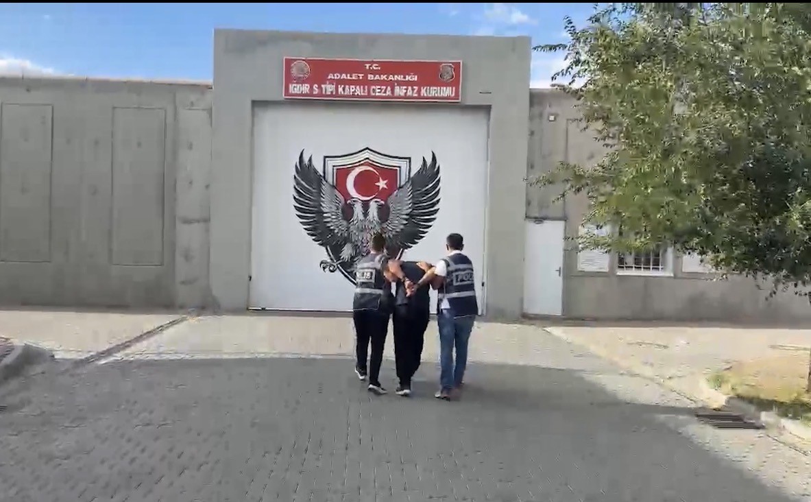 igdir-da-37-yil-6-ay-hapis-cezasiyla-aranan-sahis-yakalandi