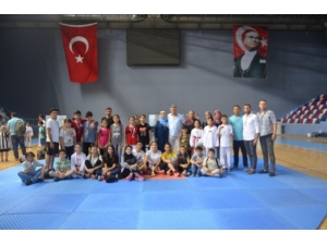 Yıldızlar Türkiye Taekwondo Şampiyonasına Katılmaya Hak Kazandılar