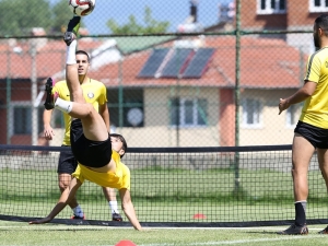 Osmanlıspor Ayak Tenisiyle Başladı, Taktikle Bitirdi