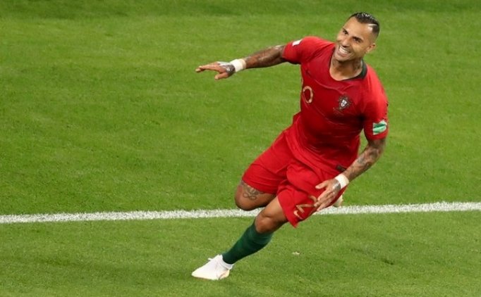 Beşiktaş, Quaresma'dan Haber Bekliyor