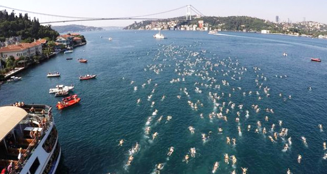 Boğaziçi Yüzme Yarışı Nedeniyle İstanbul'da Bazı Vapur Seferleri İptal Edildi