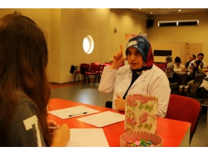 Ko-mek’ten Hastanelere İşaret Dili Eğitimi