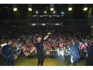 Salihli, Şeftali Festivali İle Şenlendi