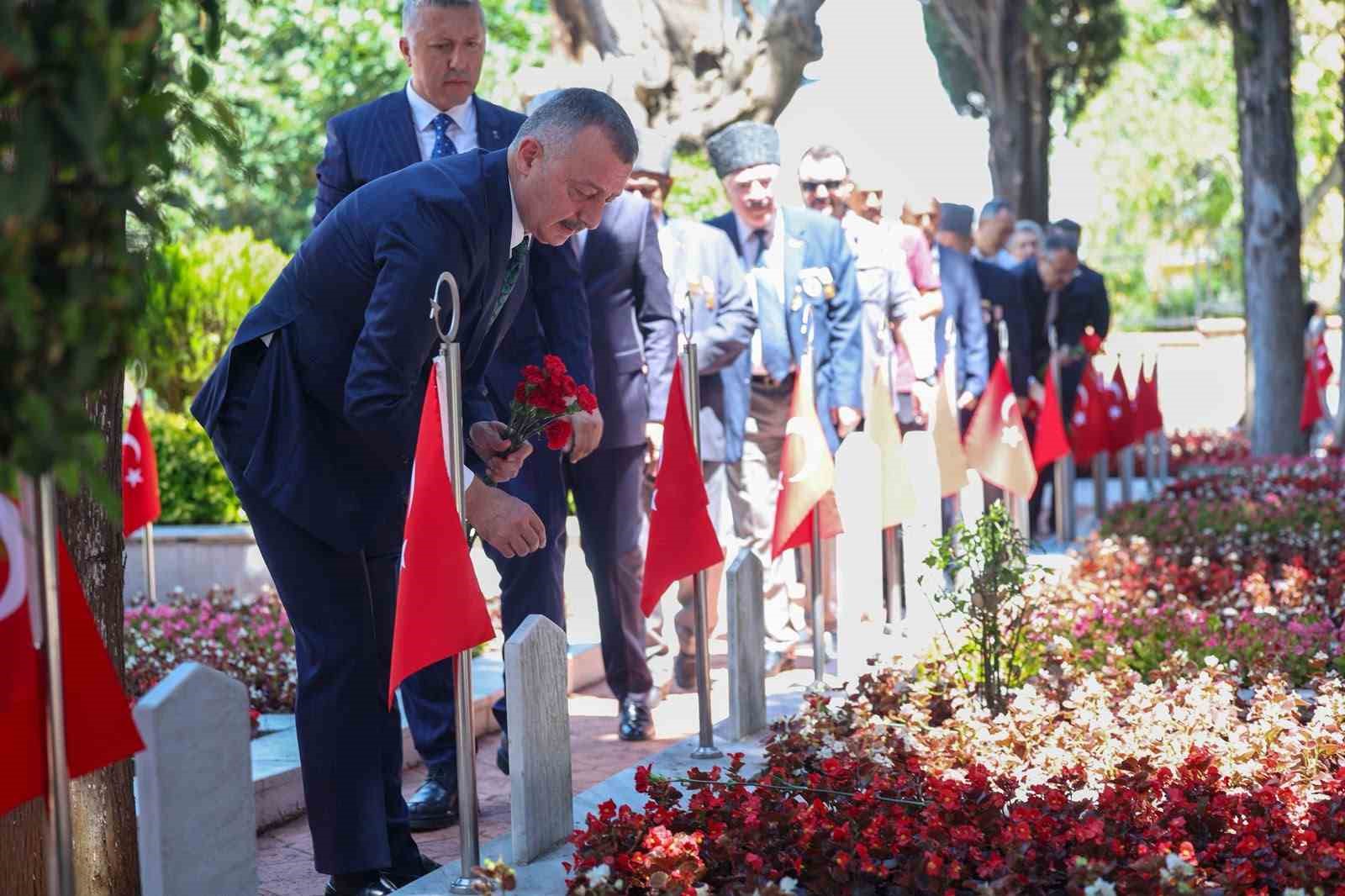 kocaeli-de-15-temmuz-sehitleri-dualarla-anildi