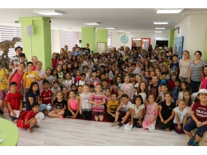 Yazar Coşar, Çocuklarla Buluştu