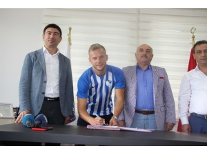 Büyükşehir Belediye Erzurumspor, Lennart Thy İle Sözleşme İmzaladı