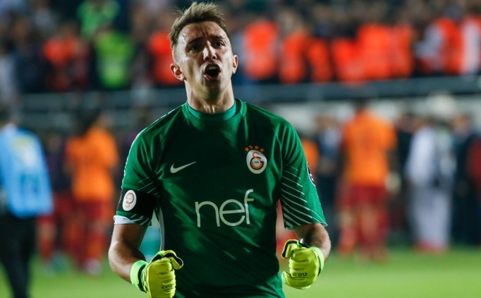 Galatasaray'a Muslera Için Sürpriz Teklif