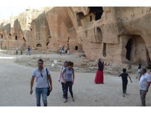Güneydoğunun Efesi Dara Antik Kente Ziyaretçi Akını