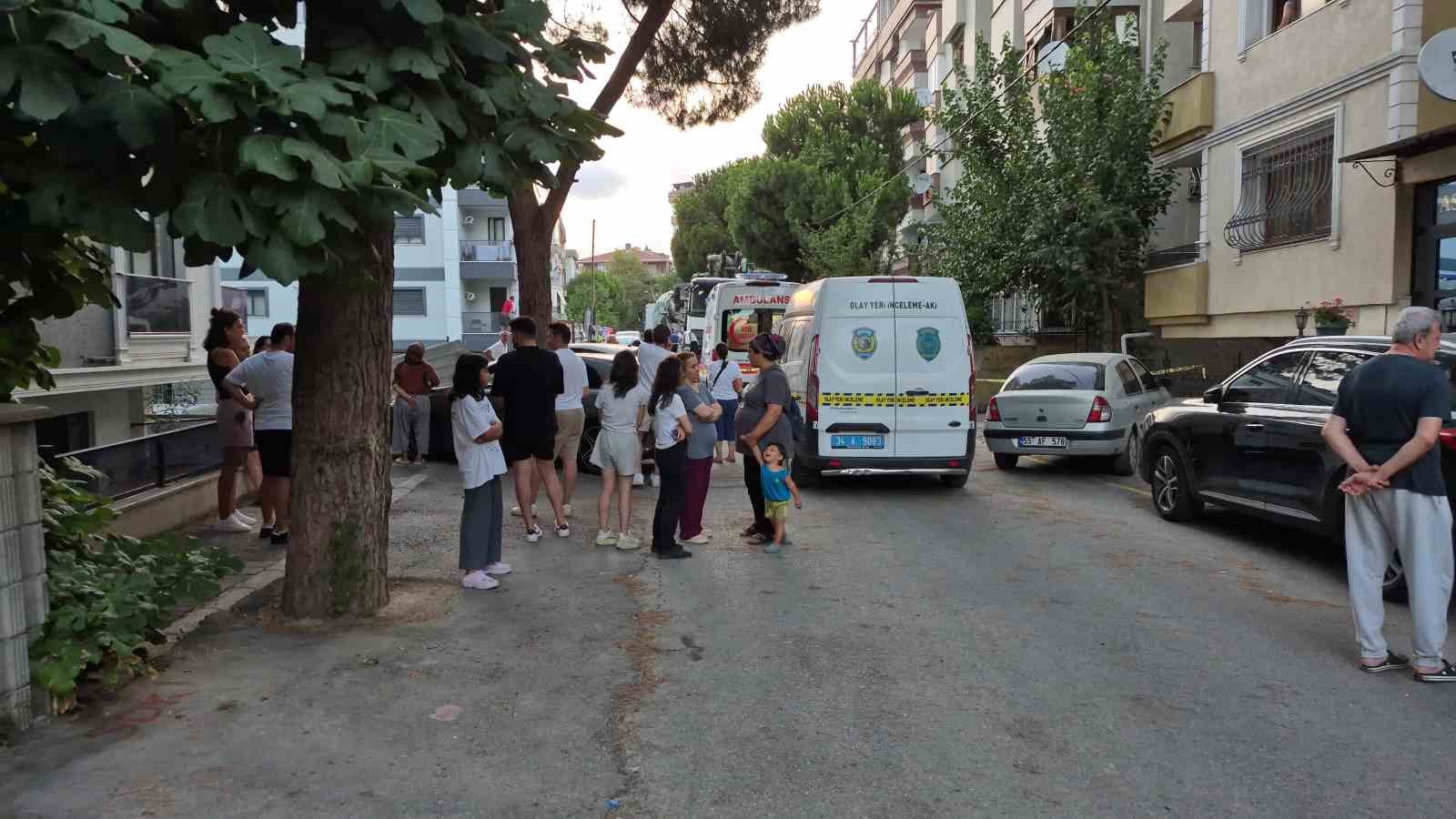 maltepe-de-beton-mikserinin-altinda-kalan-kadin-hayatini-kaybetti
