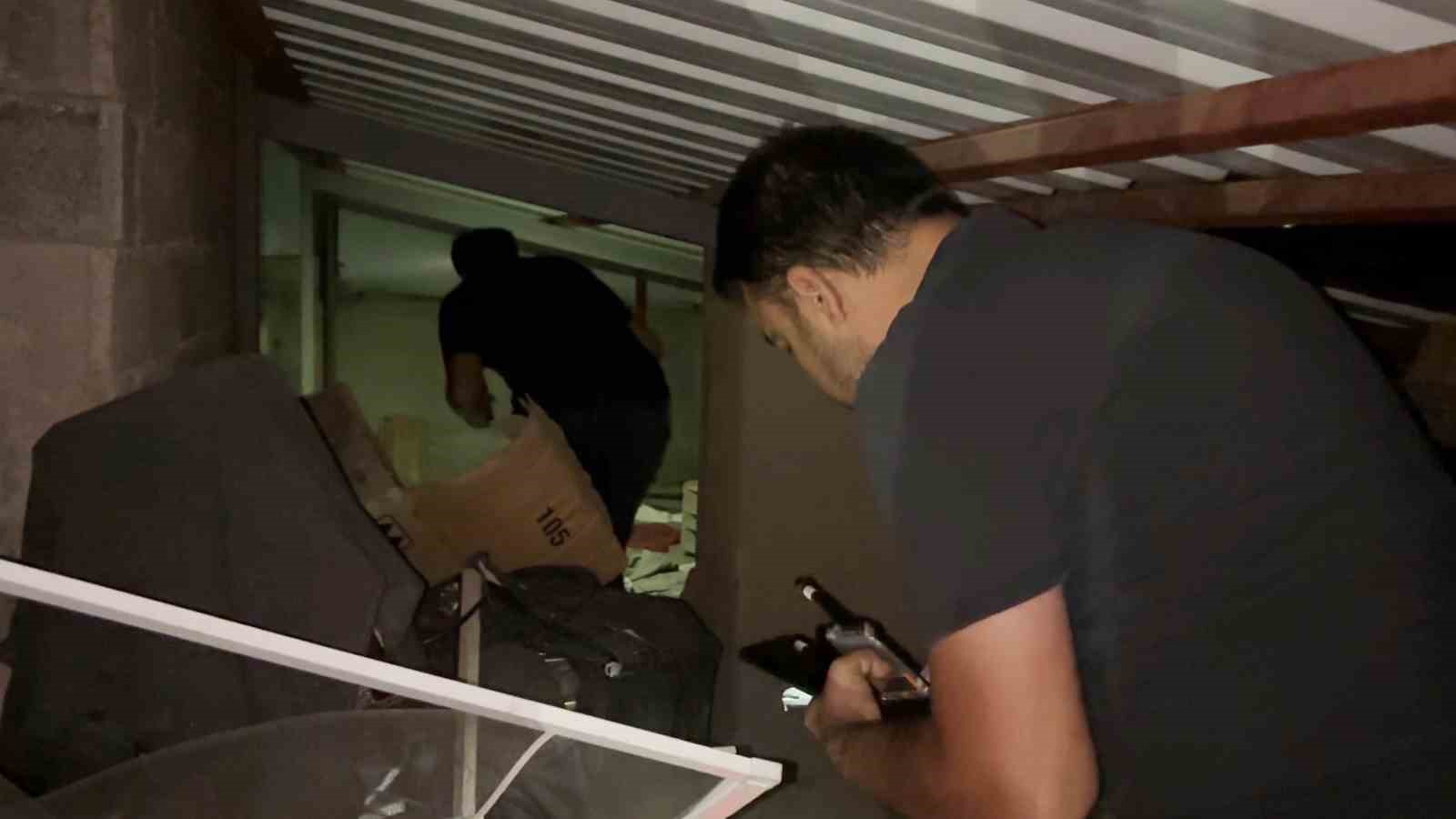 aksaray-da-hirsiz-ihbari-polisi-alarma-gecirdi