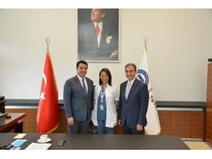 Marmara Üniversitesi’nden Kahraman Doktora Tebrik