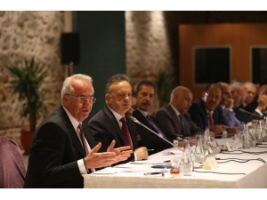 Bakan Albayrak: "Orta Vadeli Programın Hazırlanması İçin Ekonomi Alanındaki Tüm Paydaşlarımızla İstişare Toplantılarımızı Devam Ettiriyoruz"