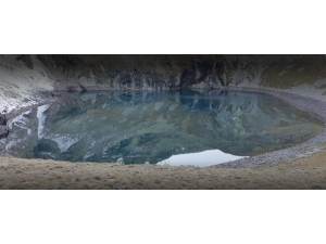 3 Bin Rakımlı Karagöl Hayran Bırakıyor