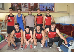 Vanlı Halterciler Türkiye Şampiyonasına Hazırlanıyor