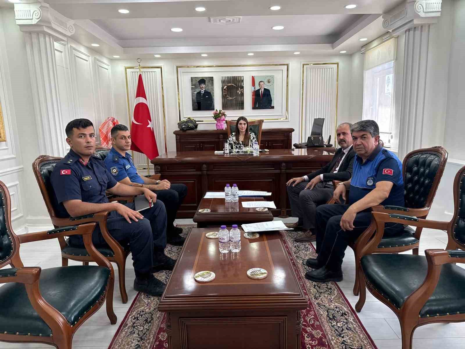 cavdarhisar-da-eylul-ayi-okul-guvenligi-toplantisi-gerceklestirildi