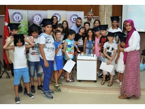 Çocuk Üniversitesinde İkinci Mezuniyet Sevinci