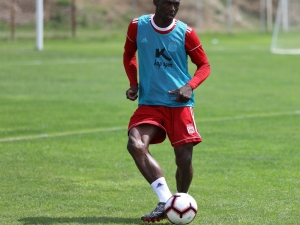 Aydın Karabulut Takımla Çalışmalara Başladı