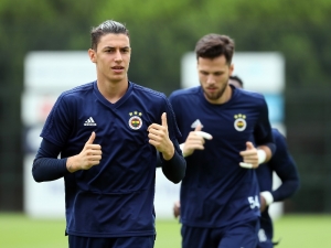 Fenerbahçe Yeni Sezon Hazırlıklarını Sürdürdü