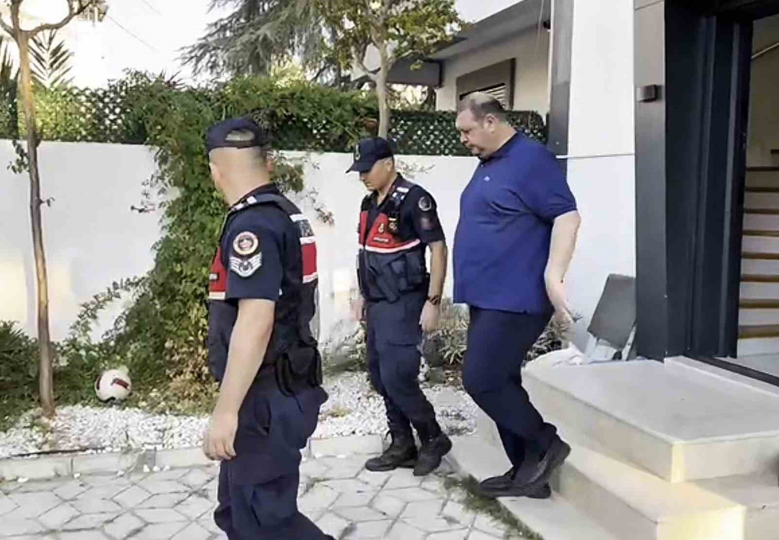 menderes-belediyesi-ne-yonelik-operasyonda-gozalti-sayisi-15-oldu