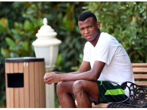 Shehu: "Şu An Bursaspor’un Oyuncusuyum Ama..."