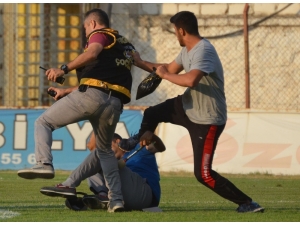 Hazırlık Maçında Taraftarlar Birbirine Girdi