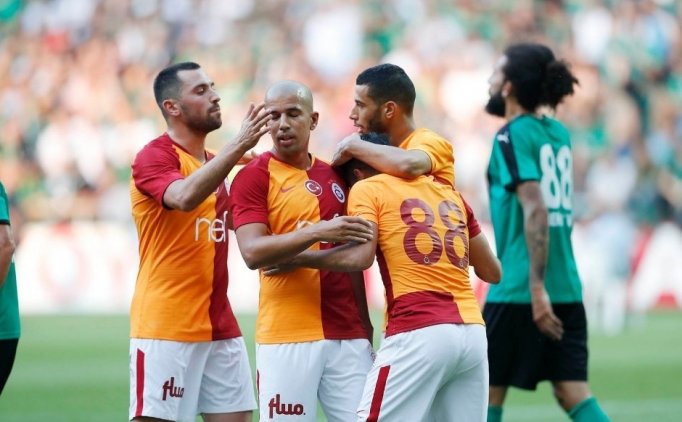 Galatasaray, Sakaryaspor'u Ilk Yarıda Geçti